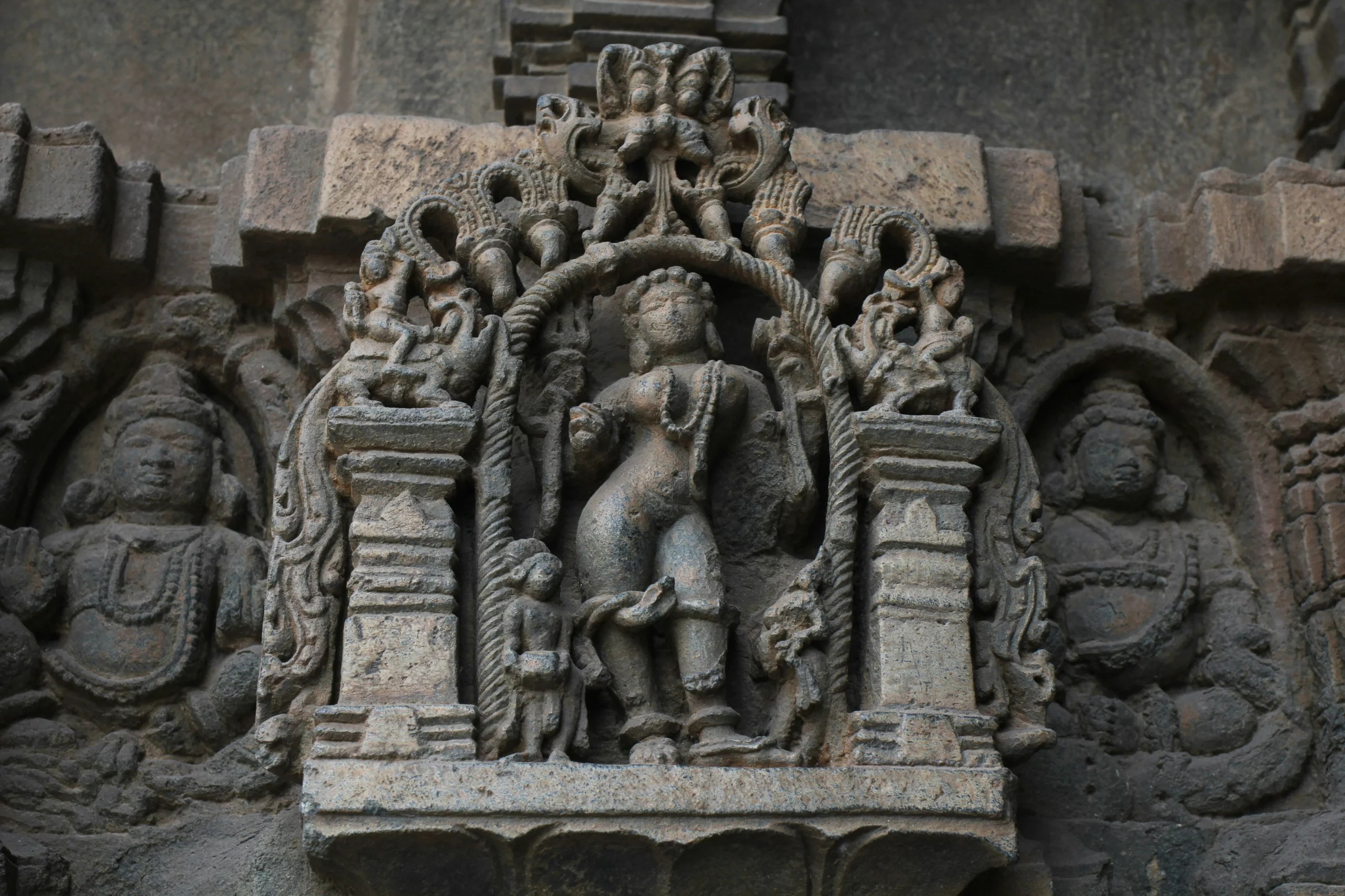 chinmay-b-RO9_Rs38H5A-unsplash